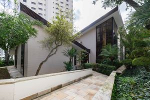 Image 139 - 318575
