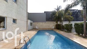 Image 39 - 885746