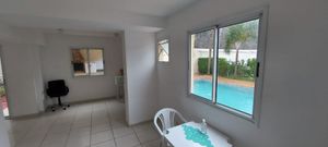 Image 32 - 885746