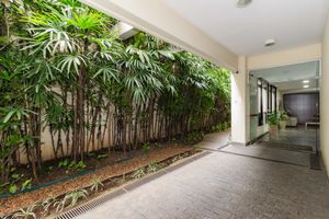 Image 36 - 869215