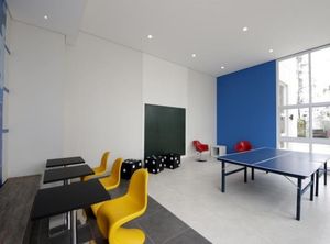Image 17 - 881229