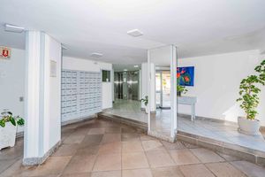 Image 31 - 928337