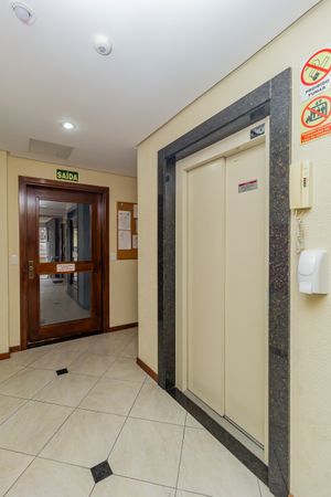 Image 23 - 216207