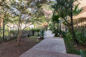 Image 16 - 884234