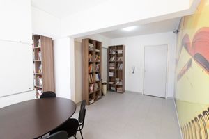 Image 29 - 334530
