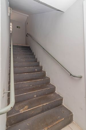 Image 25 - 896633