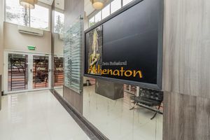 Image 15 - 875179