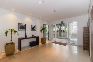 Image 19 - 322937