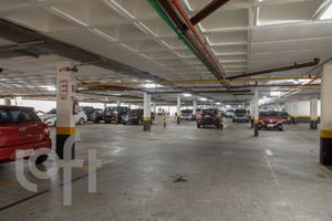 Image 34 - 882630