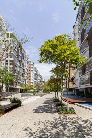 Image 85 - 928750