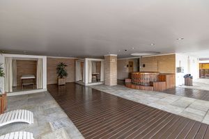 Image 27 - 854290
