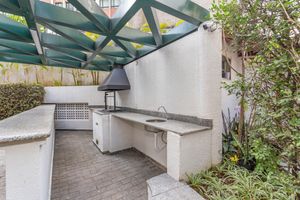 Image 32 - 813688