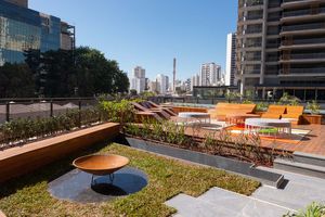 Image 13 - 939648