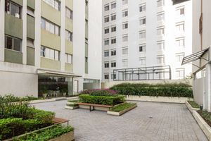 Image 30 - 900256