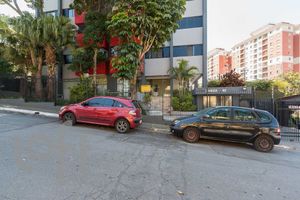 Image 35 - 921918