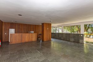 Image 35 - 592747