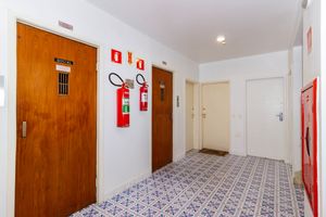 Image 31 - 878988