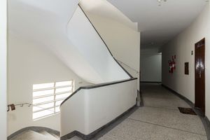 Image 20 - 931857