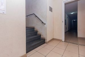 Image 29 - 896283