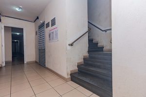 Image 30 - 896283