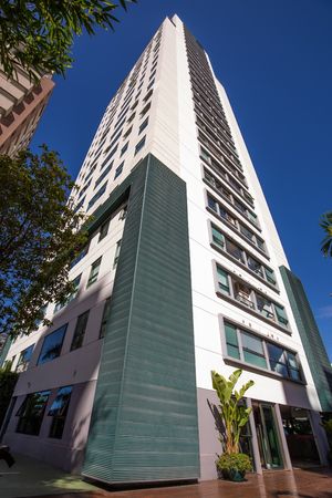 Image 33 - 899665