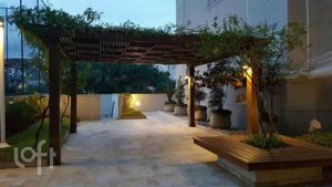 Image 17 - 882977
