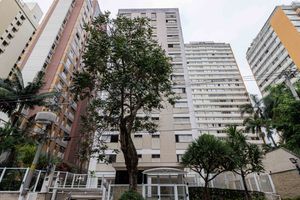 Image 38 - 915935