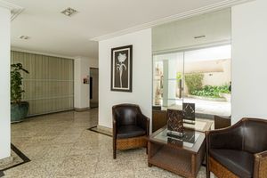 Image 41 - 915935