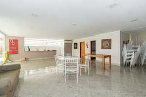 Image 51 - 915935