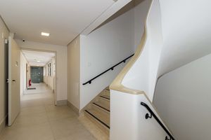 Image 22 - 918432