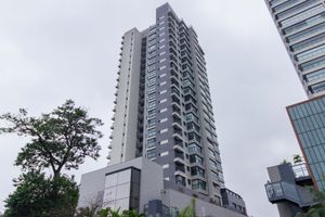 Image 17 - 874117