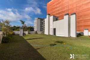 Image 31 - 198018