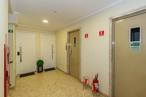 Image 29 - 752755
