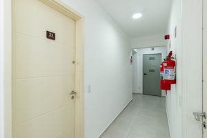 Image 19 - 899542
