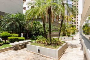 Image 32 - 921422