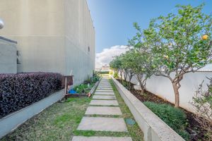 Image 71 - 873782