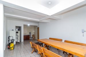 Image 31 - 857228