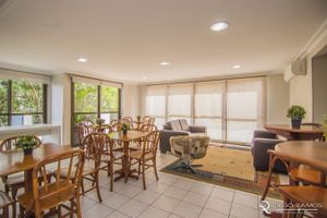 Image 4 - 837262
