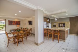 Image 10 - 837262