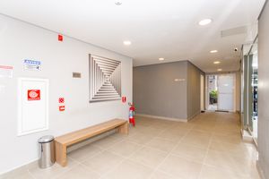 Image 35 - 869551