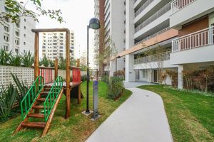 Image 34 - 932715