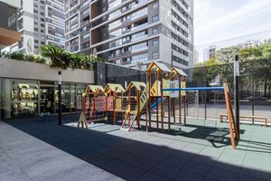 Image 73 - 905542