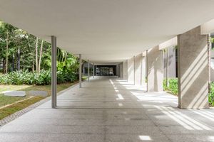 Image 44 - 893017