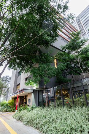 Image 16 - 930252