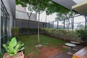 Image 35 - 930252