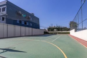 Image 33 - 320997