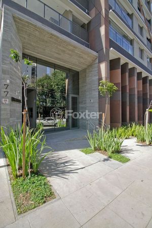 Image 16 - 818649