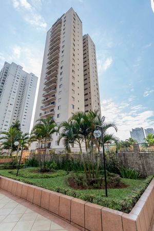 Image 30 - 879681