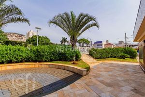 Image 68 - 810273