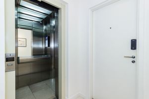 Image 41 - 882784